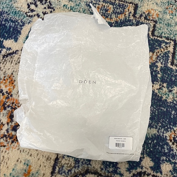 Doen NWT Ruffled Sweater - Picture 8 of 8